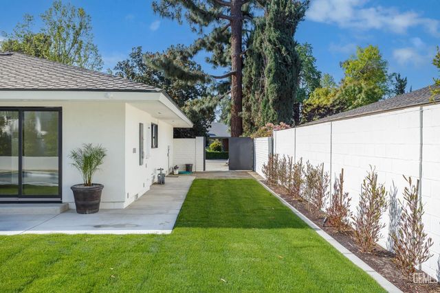 6600 Kane Way, Bakersfield, CA 93309