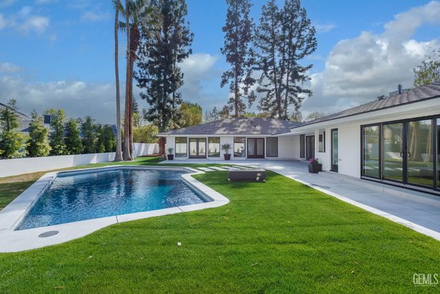 6600 Kane Way, Bakersfield, CA 93309