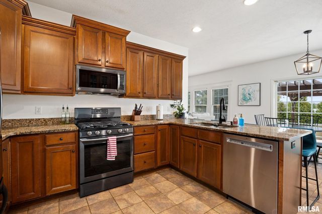 10524 N TRAIL VIEW Drive, Dunlap, IL 61525