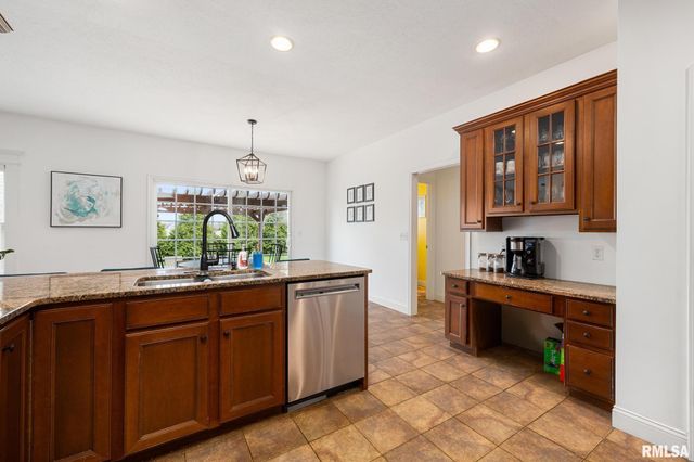 10524 N TRAIL VIEW Drive, Dunlap, IL 61525