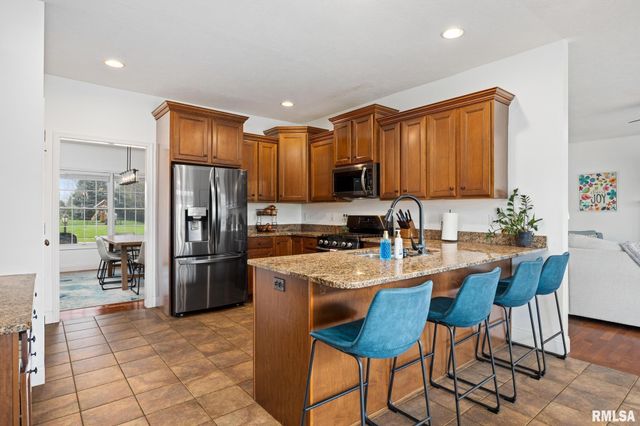 10524 N TRAIL VIEW Drive, Dunlap, IL 61525
