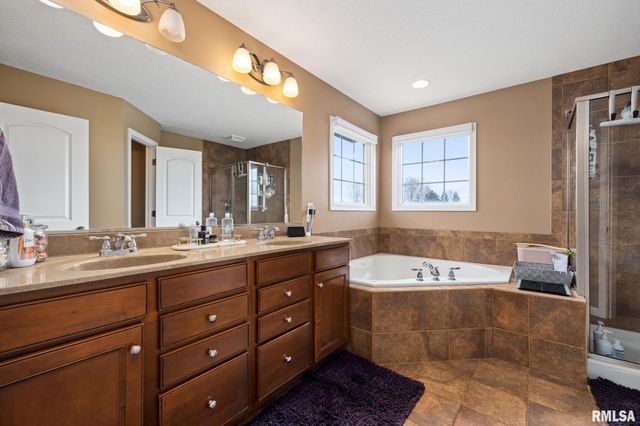 10524 N TRAIL VIEW Drive, Dunlap, IL 61525