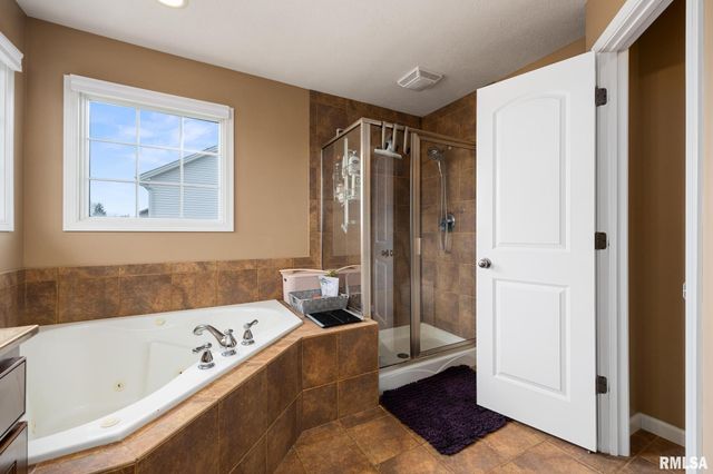 10524 N TRAIL VIEW Drive, Dunlap, IL 61525