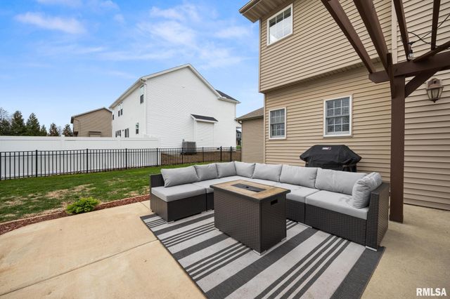 10524 N TRAIL VIEW Drive, Dunlap, IL 61525