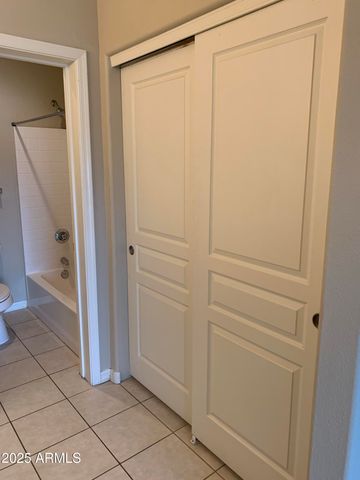 1117 E 8TH Street 2007, Tempe, AZ 85281