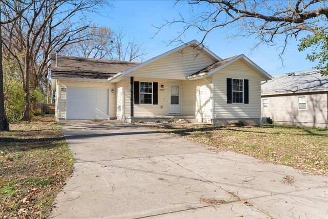 2253 N Fay Avenue, Springfield, MO 65803