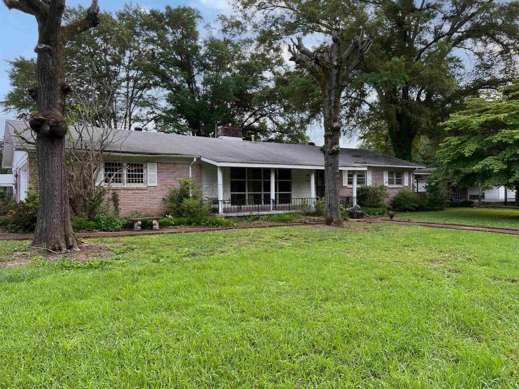 315 DAVIS ST, Savannah, TN 38372