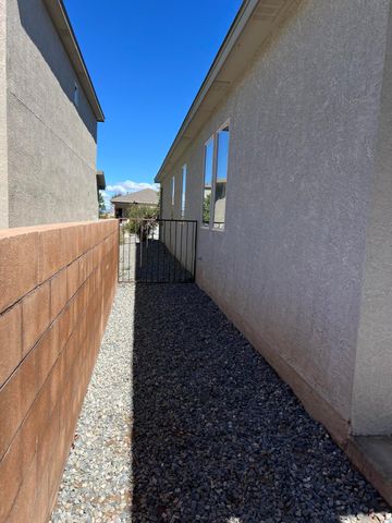 4820 Blackburn Road NE, Rio Rancho, NM 87144
