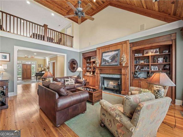 594 Peachtree Road, Hoschton, GA 30548