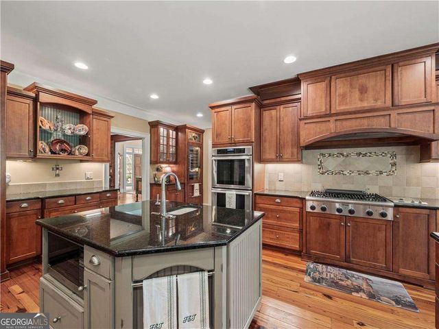 594 Peachtree Road, Hoschton, GA 30548