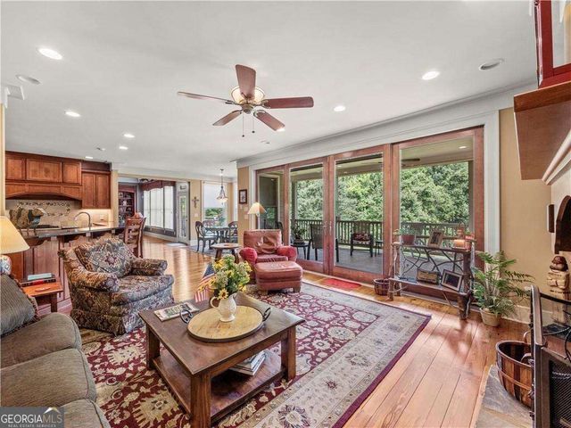 594 Peachtree Road, Hoschton, GA 30548