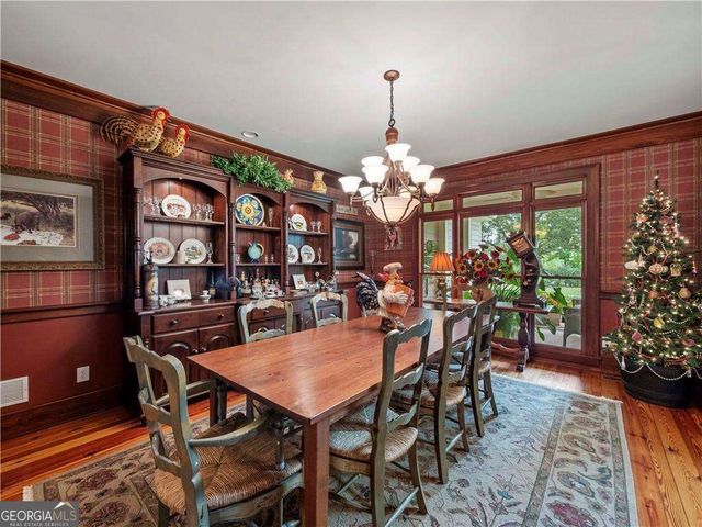 594 Peachtree Road, Hoschton, GA 30548