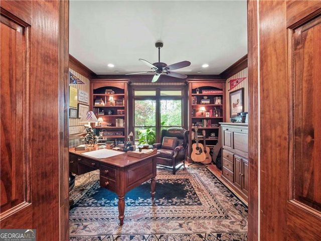 594 Peachtree Road, Hoschton, GA 30548