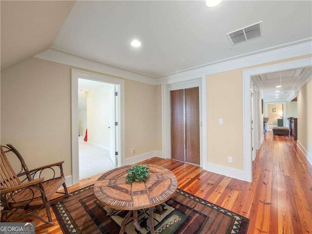 594 Peachtree Road, Hoschton, GA 30548