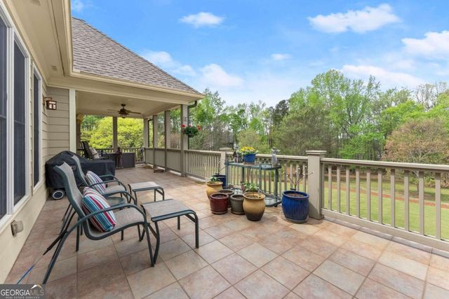 594 Peachtree Road, Hoschton, GA 30548