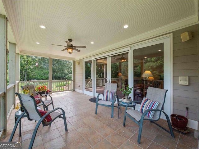 594 Peachtree Road, Hoschton, GA 30548