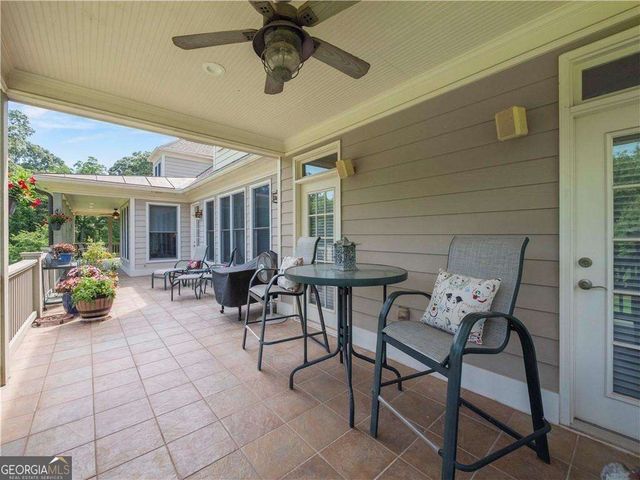 594 Peachtree Road, Hoschton, GA 30548