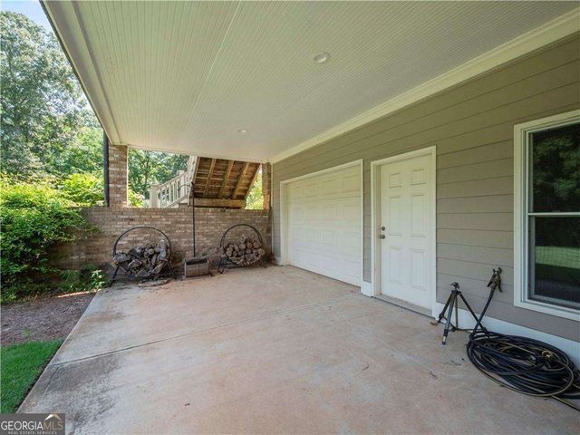 594 Peachtree Road, Hoschton, GA 30548