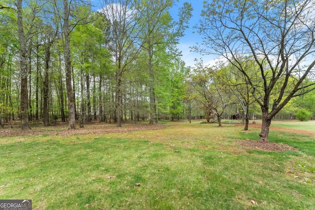 594 Peachtree Road, Hoschton, GA 30548