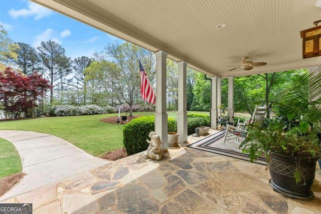 594 Peachtree Road, Hoschton, GA 30548