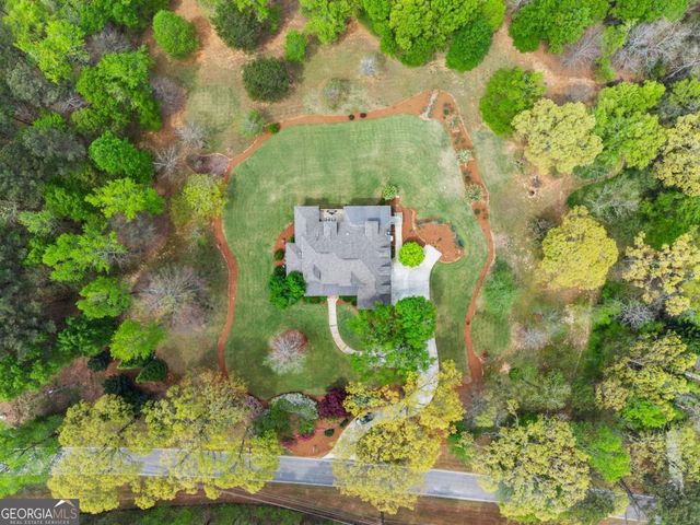 594 Peachtree Road, Hoschton, GA 30548