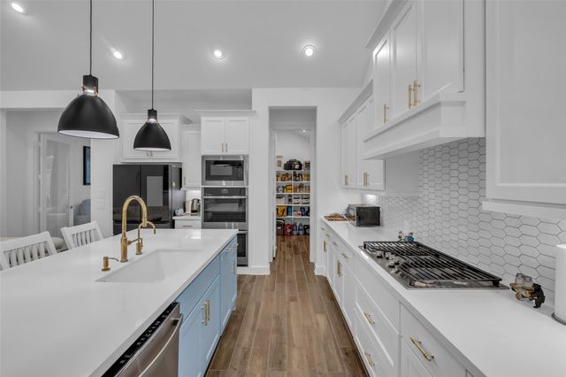 633 North Rivus Overlook Drive, Willis, TX 77318