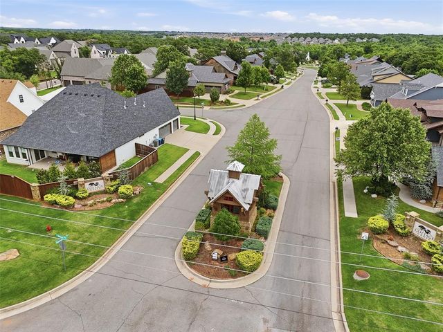 2801 Tandem Bike Trail, Edmond, OK 73034