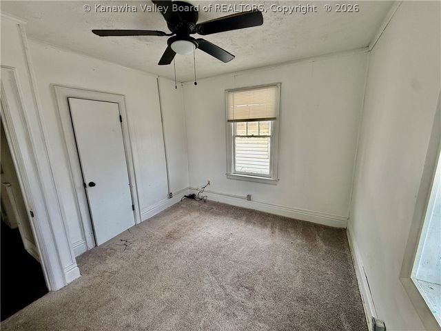 421 26th Street, Huntington, WV 25703