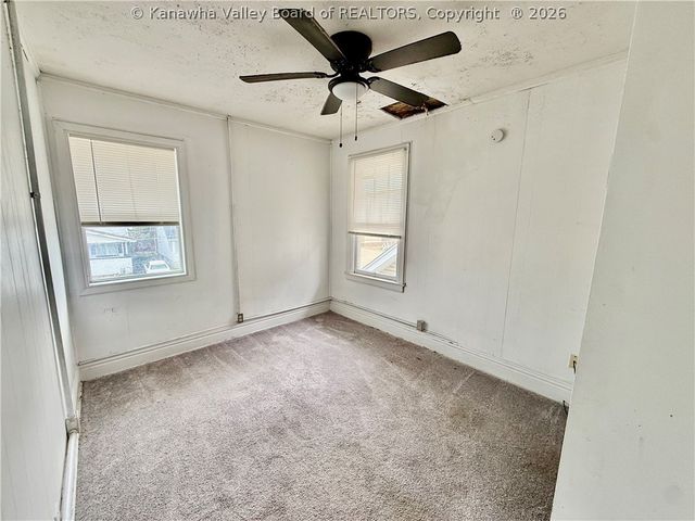 421 26th Street, Huntington, WV 25703