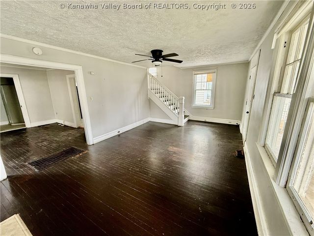 421 26th Street, Huntington, WV 25703