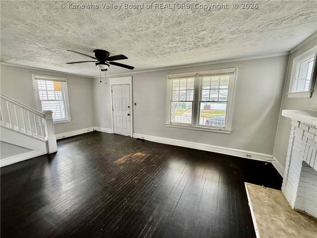 421 26th Street, Huntington, WV 25703