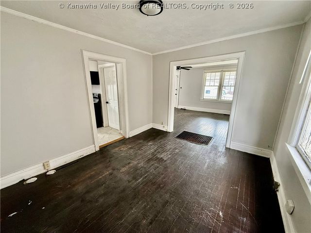 421 26th Street, Huntington, WV 25703