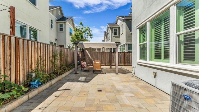8348 Blue Anchor Way, Newark, CA 94560