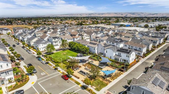 8348 Blue Anchor Way, Newark, CA 94560