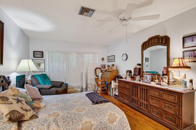 4305 LUCERNE VILLAS Lane, Lake Worth, FL 33467
