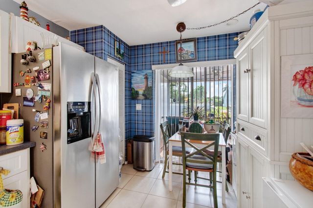 4305 LUCERNE VILLAS Lane, Lake Worth, FL 33467