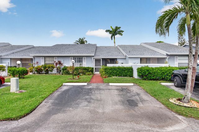 4305 LUCERNE VILLAS Lane, Lake Worth, FL 33467