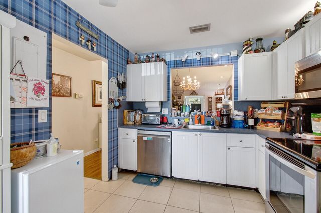 4305 LUCERNE VILLAS Lane, Lake Worth, FL 33467
