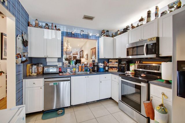 4305 LUCERNE VILLAS Lane, Lake Worth, FL 33467