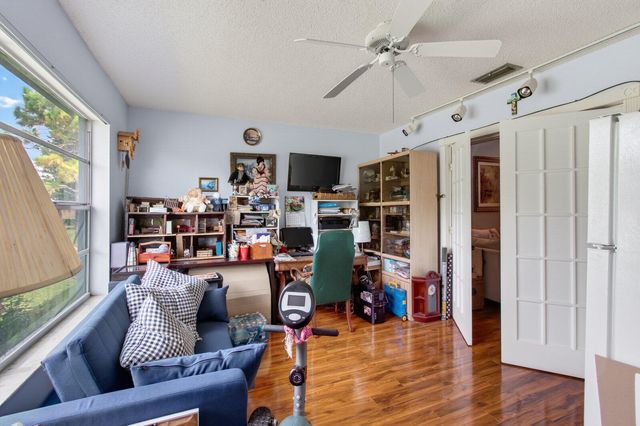 4305 LUCERNE VILLAS Lane, Lake Worth, FL 33467