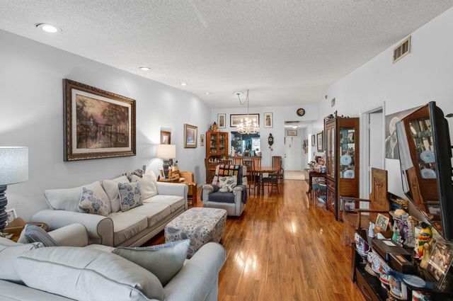 4305 LUCERNE VILLAS Lane, Lake Worth, FL 33467
