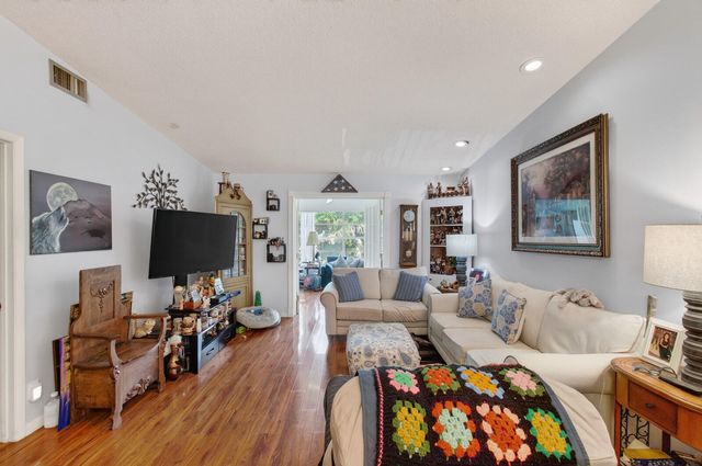 4305 LUCERNE VILLAS Lane, Lake Worth, FL 33467