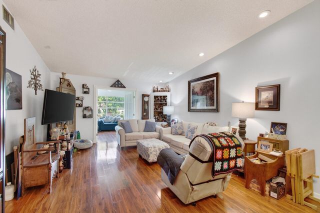 4305 LUCERNE VILLAS Lane, Lake Worth, FL 33467