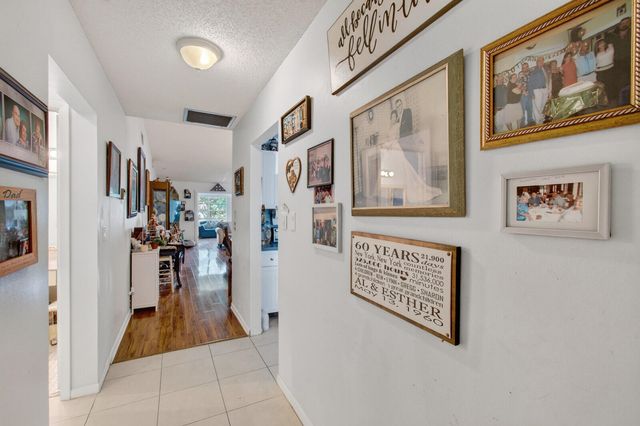4305 LUCERNE VILLAS Lane, Lake Worth, FL 33467