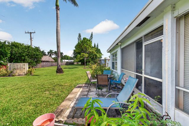 4305 LUCERNE VILLAS Lane, Lake Worth, FL 33467
