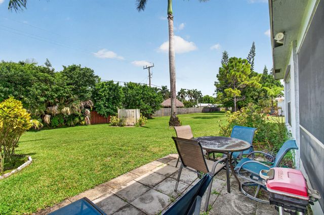 4305 LUCERNE VILLAS Lane, Lake Worth, FL 33467