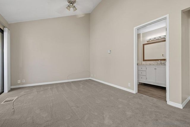8746 Villa La Jolla 51, La Jolla, CA 92037