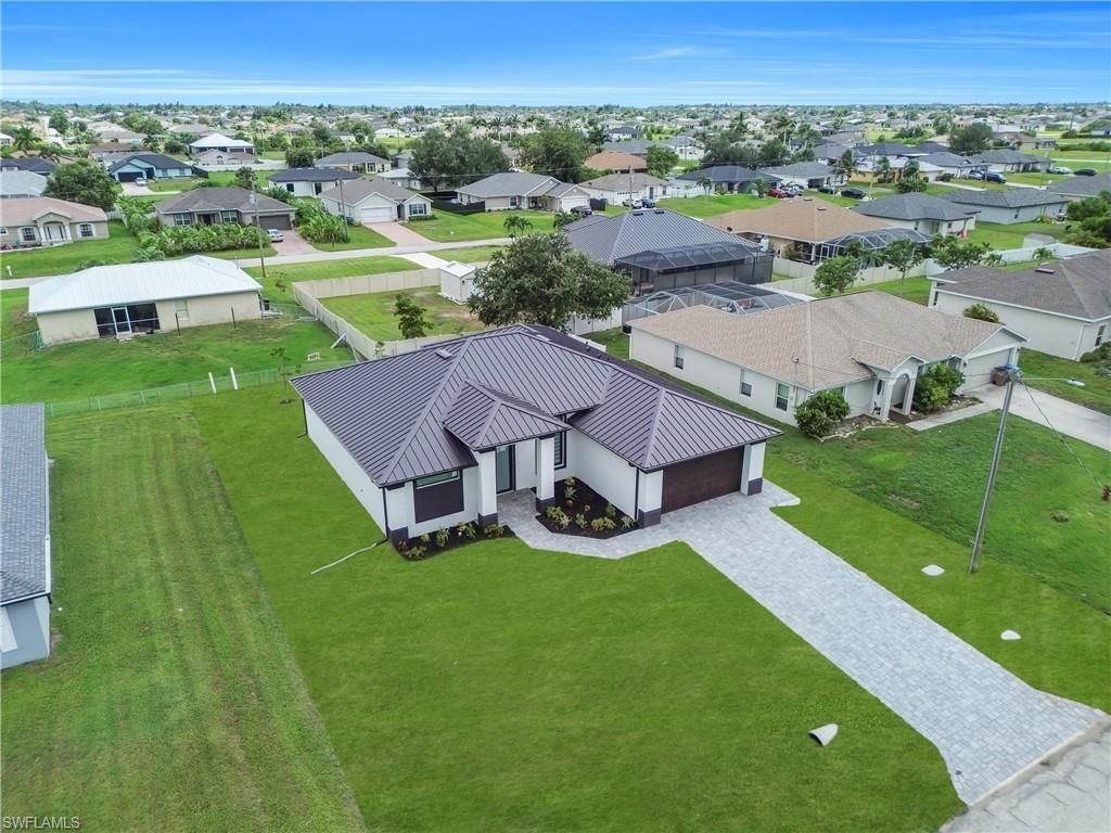 Image 3 of property listing at 2204 NW 5th TER, Cape Coral, FL 33993