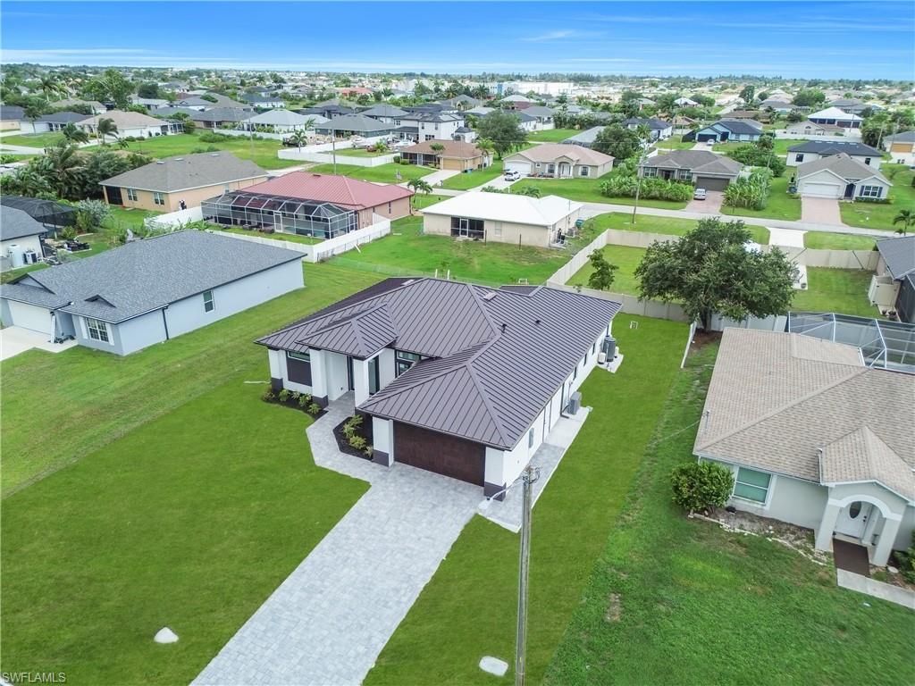 Image 5 of property listing at 2204 NW 5th TER, Cape Coral, FL 33993