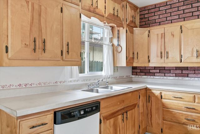 1708 Anita Lane, Bakersfield, CA 93304